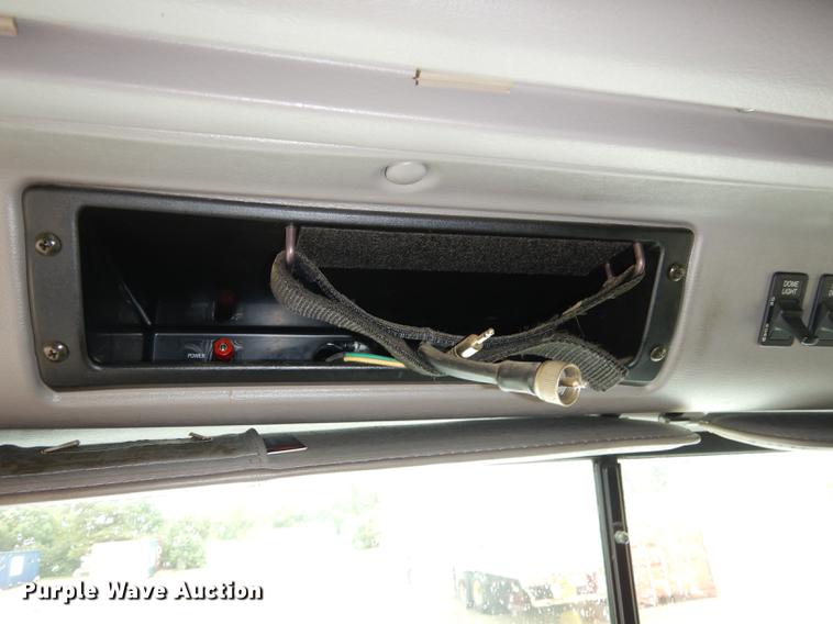 image for item DD0824 1998 Eagle 9400 semi truck