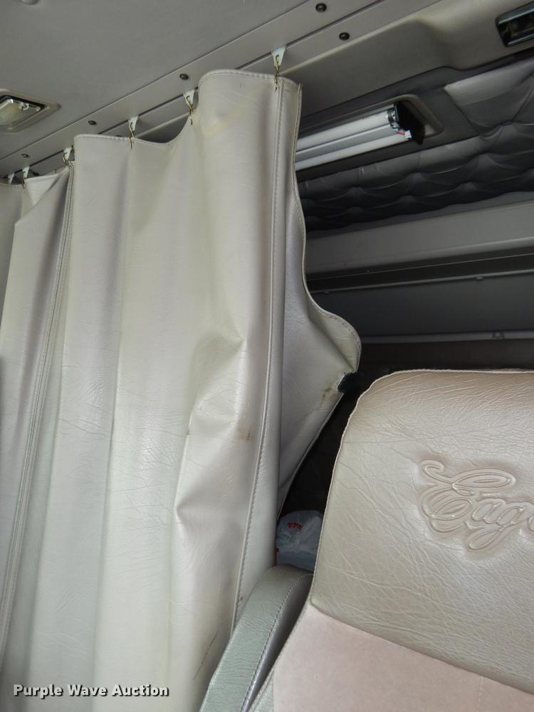 image for item DD0824 1998 Eagle 9400 semi truck