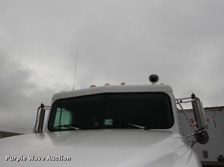 image for item DD0824 1998 Eagle 9400 semi truck