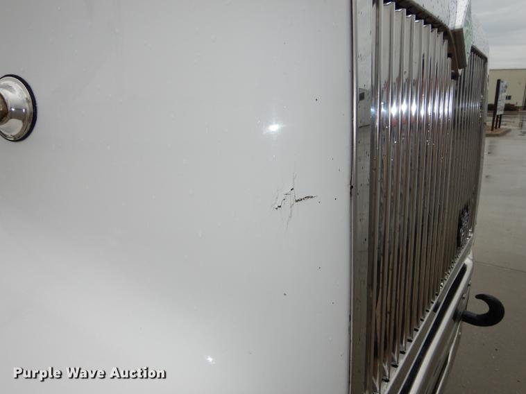 image for item DD0824 1998 Eagle 9400 semi truck