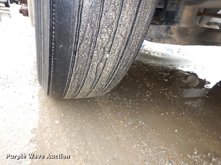 image for item DD0824 1998 Eagle 9400 semi truck