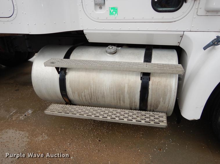 image for item DD0824 1998 Eagle 9400 semi truck