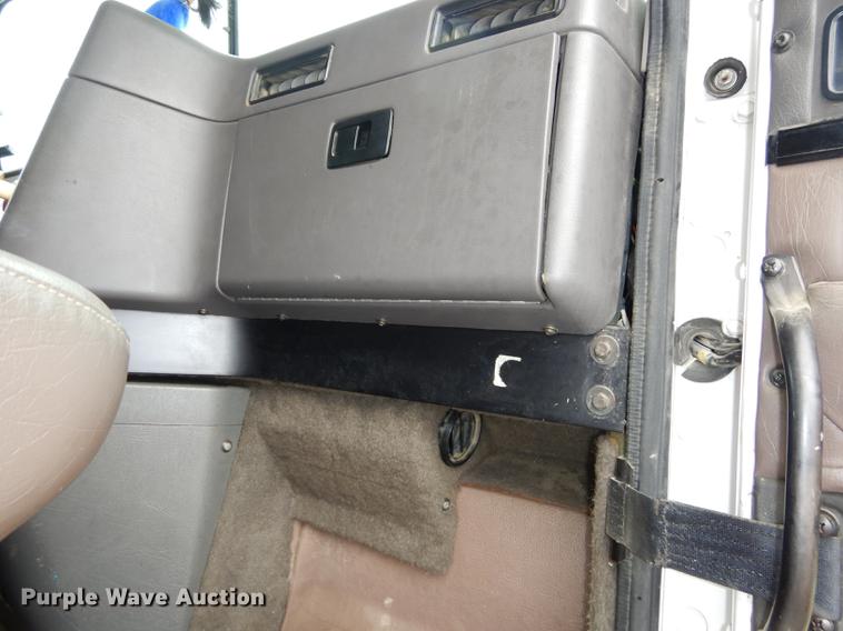 image for item DD0824 1998 Eagle 9400 semi truck