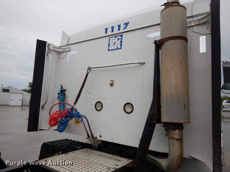 image for item DD0824 1998 Eagle 9400 semi truck