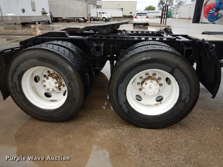 image for item DD0824 1998 Eagle 9400 semi truck