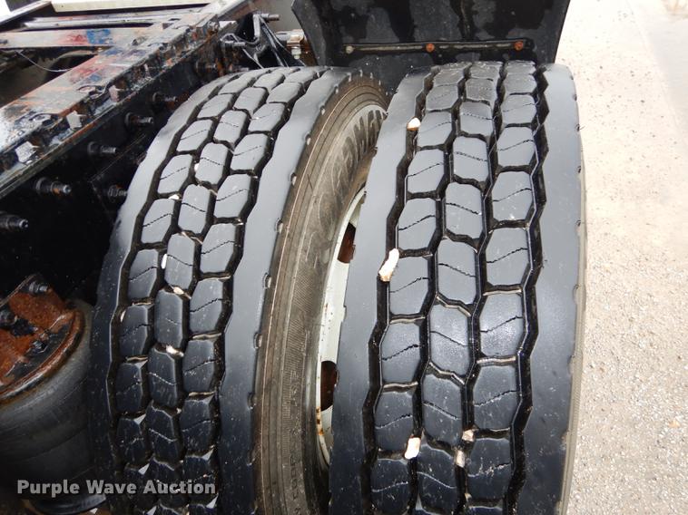 image for item DD0824 1998 Eagle 9400 semi truck