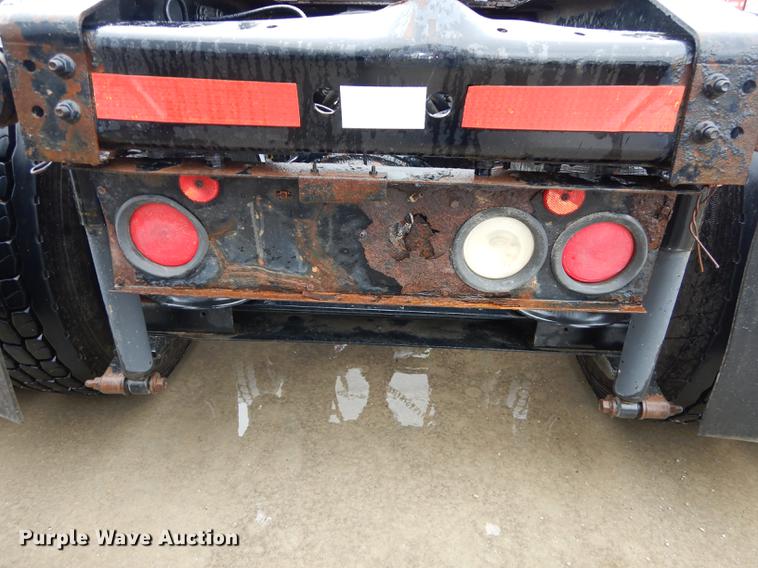 image for item DD0824 1998 Eagle 9400 semi truck