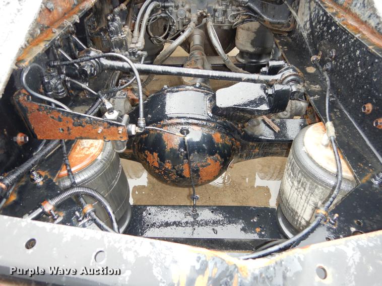 image for item DD0824 1998 Eagle 9400 semi truck