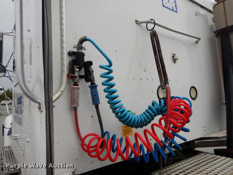 image for item DD0824 1998 Eagle 9400 semi truck