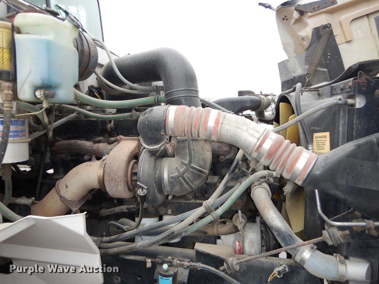 image for item DD0824 1998 Eagle 9400 semi truck