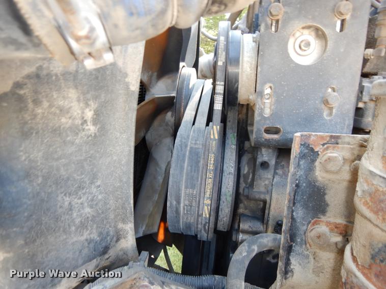 image for item DD0842 1996 International 9400 semi truck