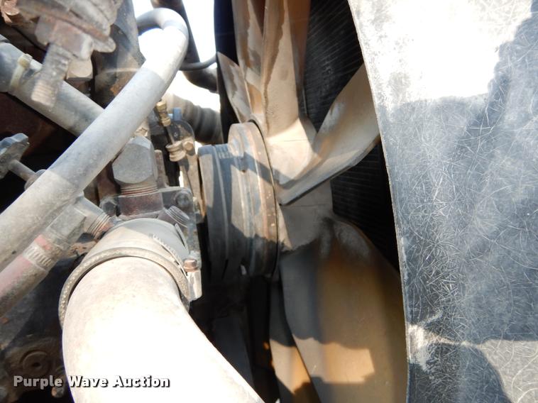 image for item DD0842 1996 International 9400 semi truck