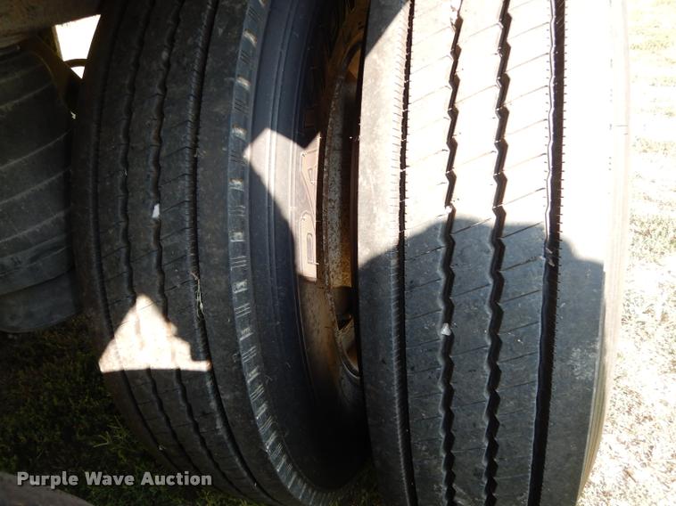 image for item DD0843 1999 Timpte Super Double Hopper grain trailer