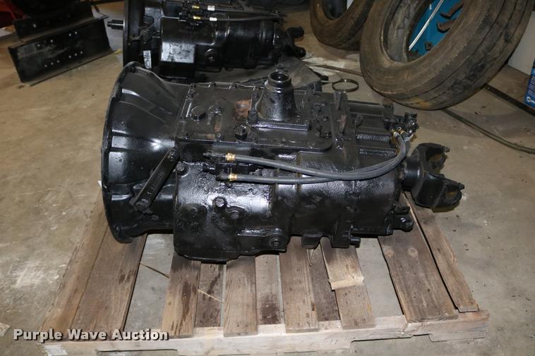 image for item DM9263 Eaton Fuller 13 speed manual transmission