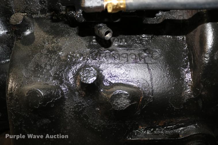 image for item DM9263 Eaton Fuller 13 speed manual transmission