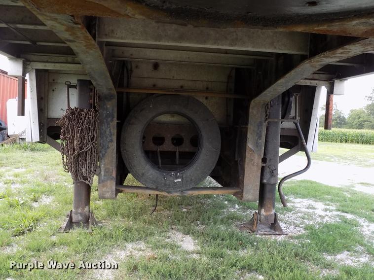 image for item DP9958 2009 Wilson CFD-900 drop deck equipment trailer