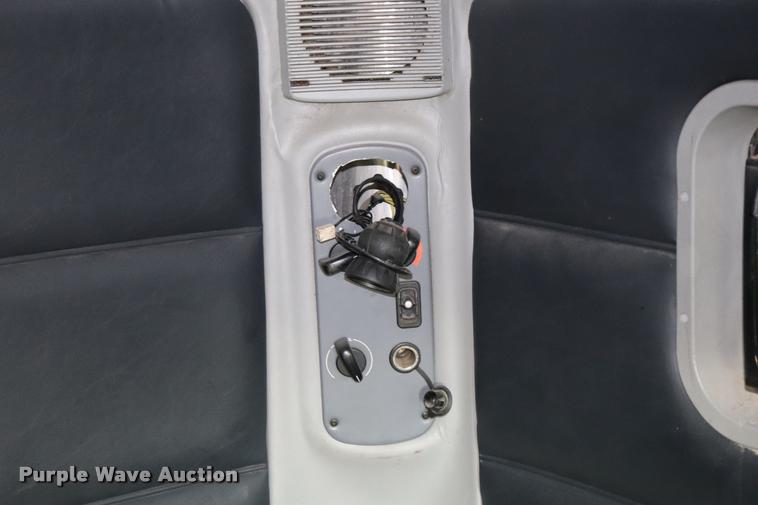 image for item DQ9262 2001 Freightliner C120 semi truck