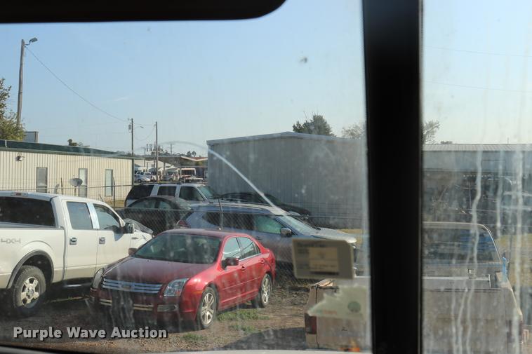 image for item DQ9262 2001 Freightliner C120 semi truck