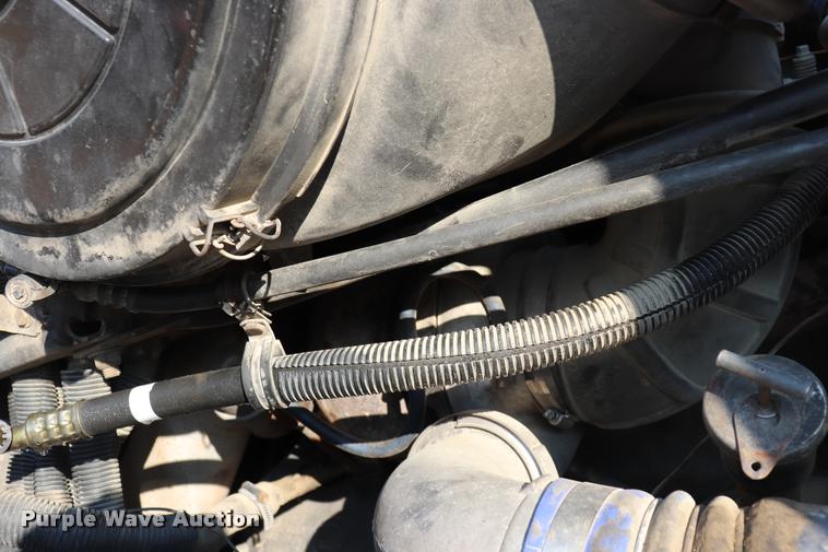 image for item DQ9262 2001 Freightliner C120 semi truck