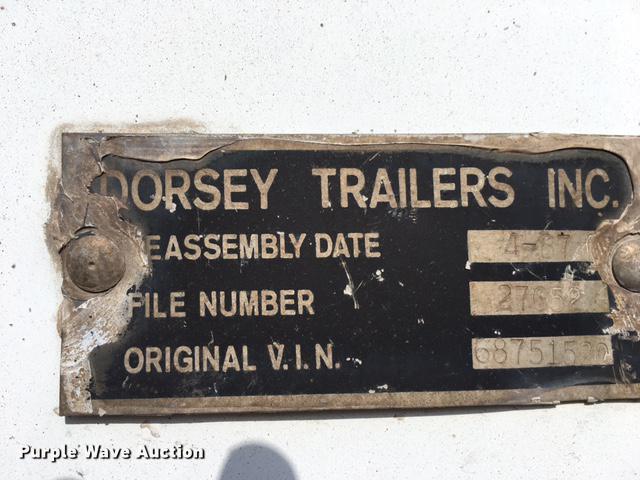 image for item G1442 1987 Dorsey dry van trailer