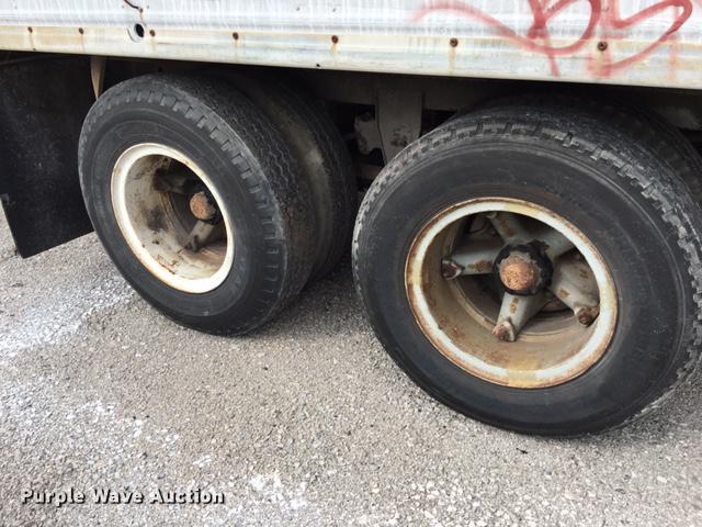 image for item G1444 1989 Miller dry van trailer