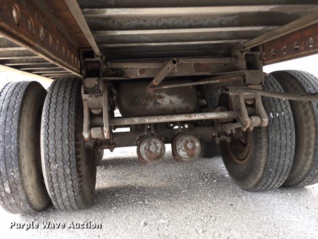 image for item G1444 1989 Miller dry van trailer