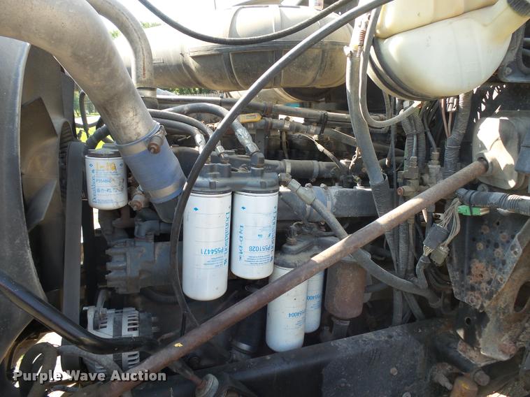 image for item J5436 1999 Mack CH613 semi truck