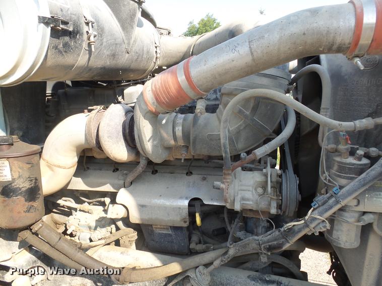 image for item J5436 1999 Mack CH613 semi truck