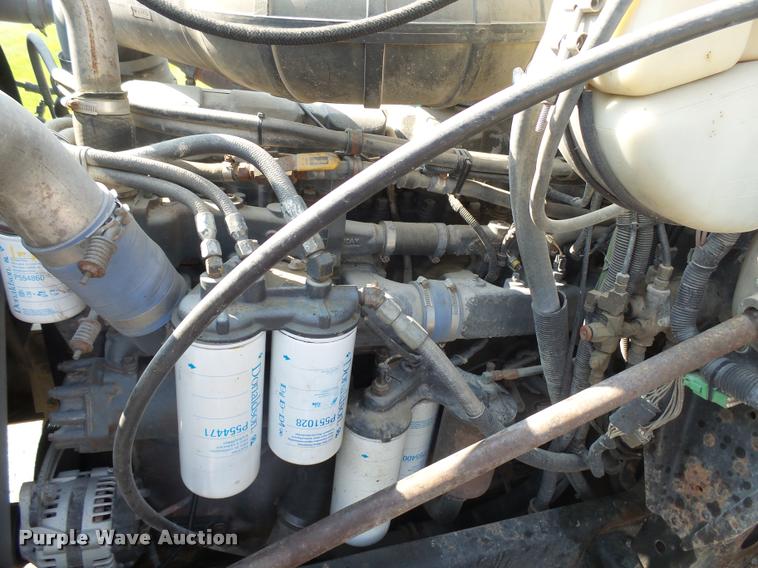 image for item J5436 1999 Mack CH613 semi truck