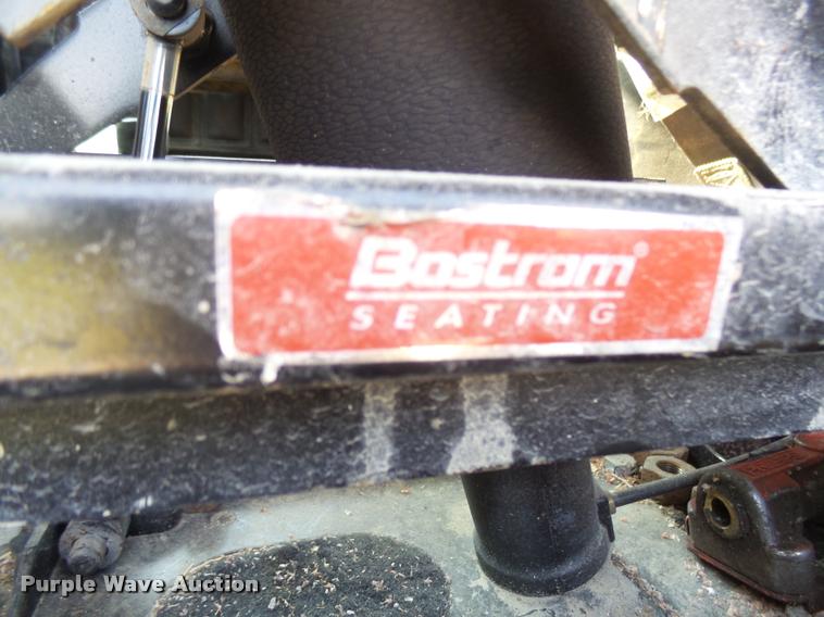 image for item J5436 1999 Mack CH613 semi truck