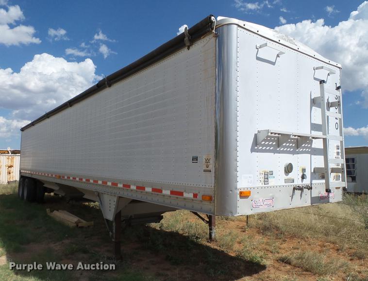 image for item L6654 1999 Wilson DWH-400 double hopper bottom grain trailer