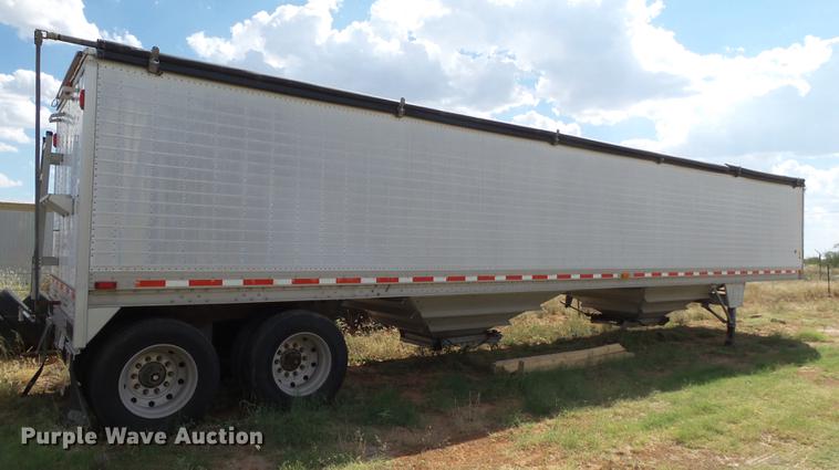 image for item L6654 1999 Wilson DWH-400 double hopper bottom grain trailer