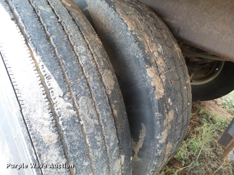 image for item L6654 1999 Wilson DWH-400 double hopper bottom grain trailer