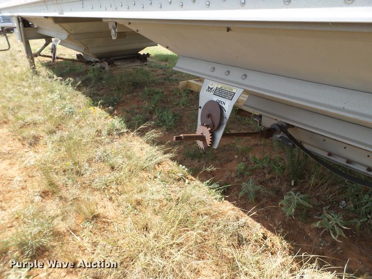 image for item L6654 1999 Wilson DWH-400 double hopper bottom grain trailer