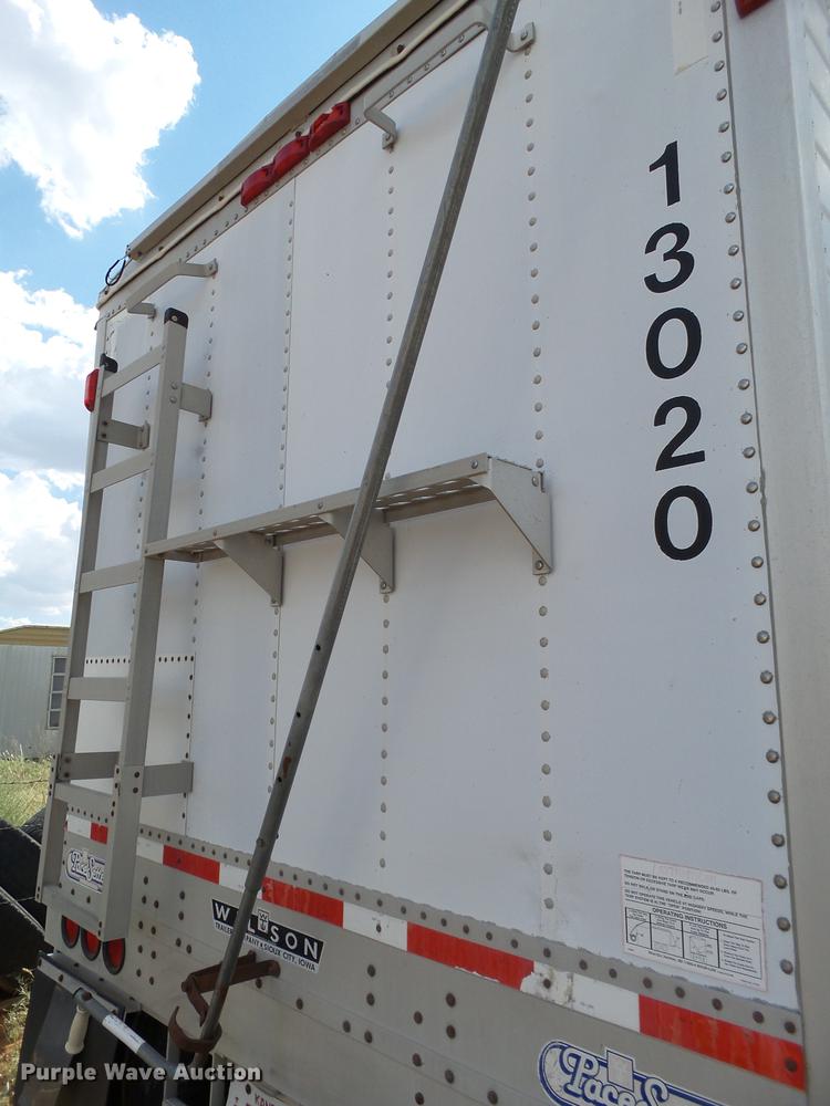 image for item L6654 1999 Wilson DWH-400 double hopper bottom grain trailer