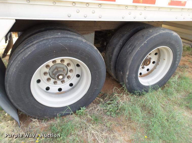 image for item L6654 1999 Wilson DWH-400 double hopper bottom grain trailer