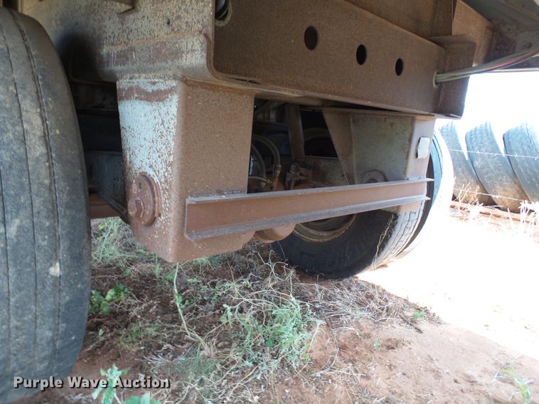 image for item L6654 1999 Wilson DWH-400 double hopper bottom grain trailer