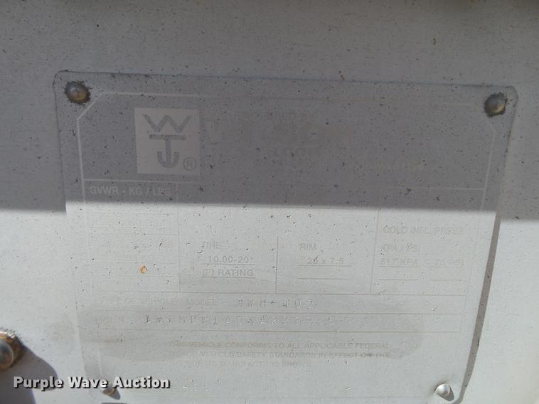 image for item L6654 1999 Wilson DWH-400 double hopper bottom grain trailer