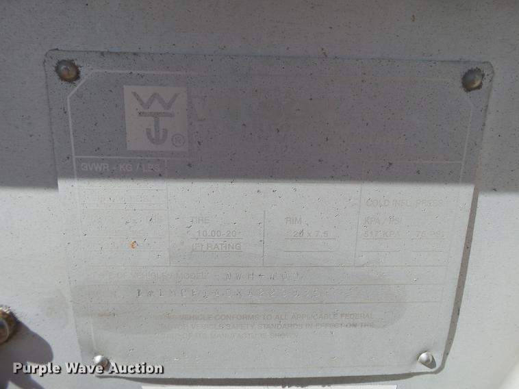 image for item L6654 1999 Wilson DWH-400 double hopper bottom grain trailer