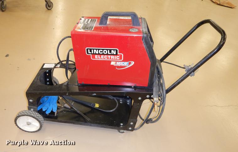 image for item BY9998 Lincoln Electric SP-135T wire feed welder