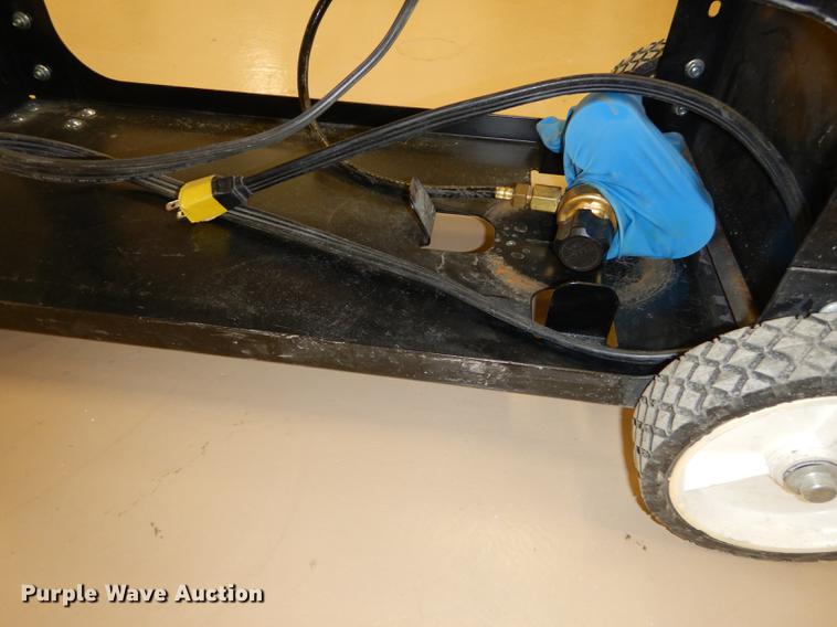 image for item BY9998 Lincoln Electric SP-135T wire feed welder