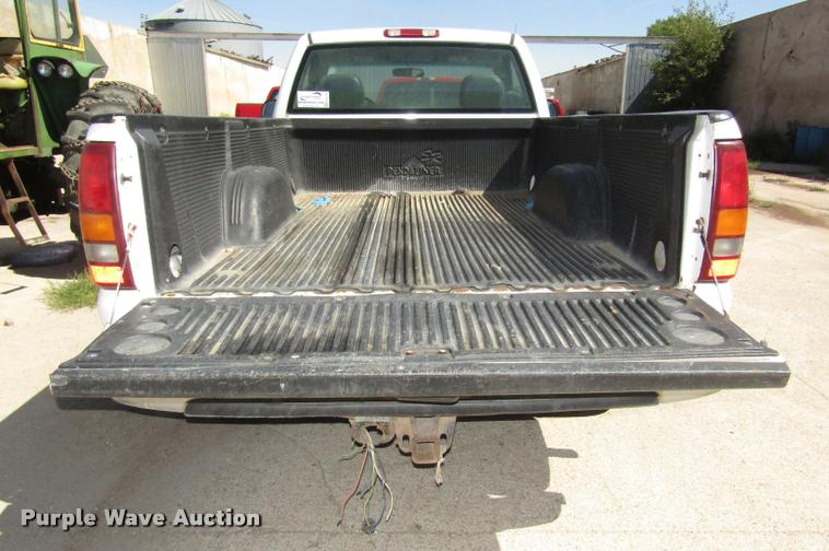 image for item DA3129 2002 Chevrolet Silverado 1500 pickup truck