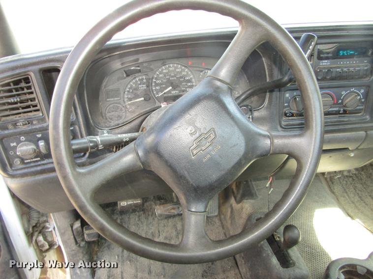 image for item DA3129 2002 Chevrolet Silverado 1500 pickup truck