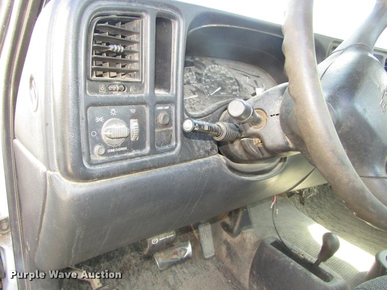 image for item DA3129 2002 Chevrolet Silverado 1500 pickup truck