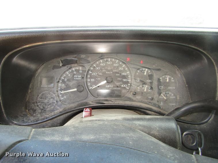 image for item DA3129 2002 Chevrolet Silverado 1500 pickup truck