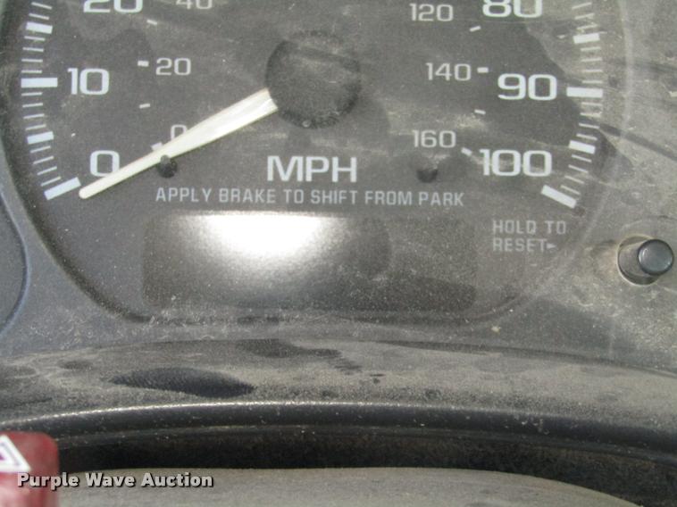 image for item DA3129 2002 Chevrolet Silverado 1500 pickup truck