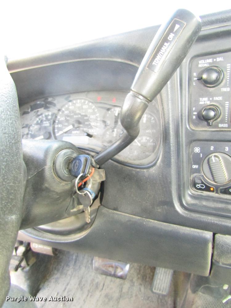 image for item DA3129 2002 Chevrolet Silverado 1500 pickup truck