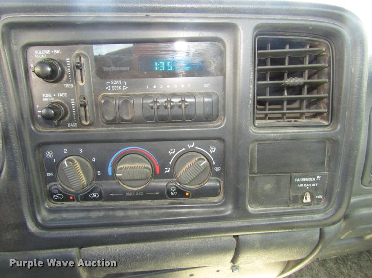 image for item DA3129 2002 Chevrolet Silverado 1500 pickup truck