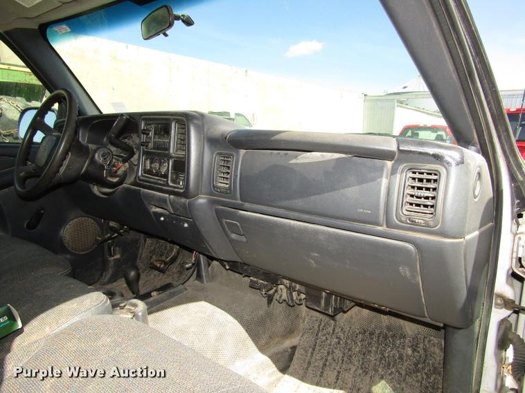 image for item DA3129 2002 Chevrolet Silverado 1500 pickup truck