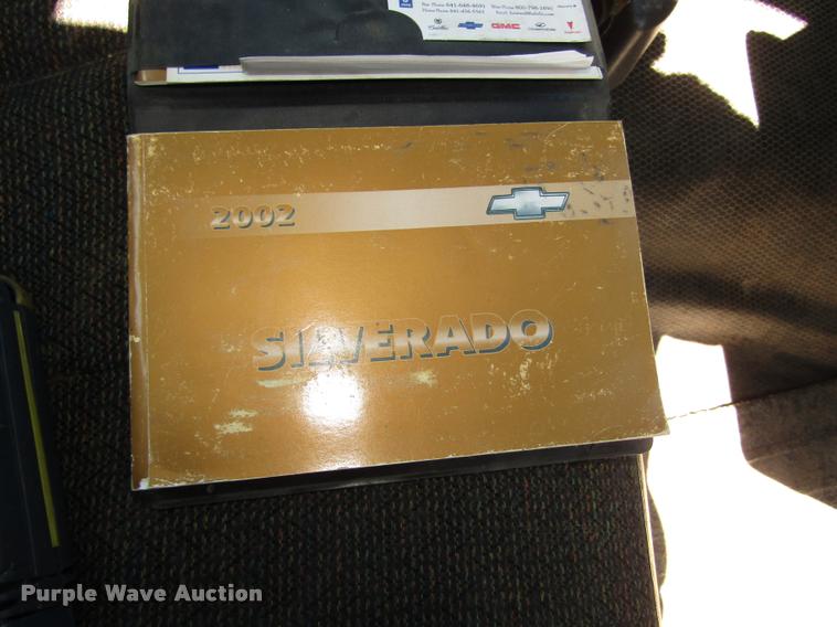 image for item DA3129 2002 Chevrolet Silverado 1500 pickup truck